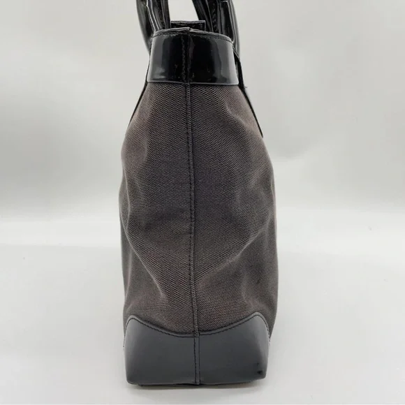 Gucci Black and Cream Structured Tote Bag - Picture 10 of 16